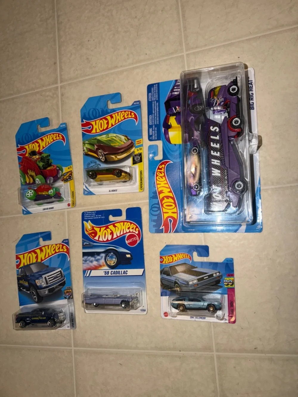 NWT Hotwheels bundle - Picture 11 of 12